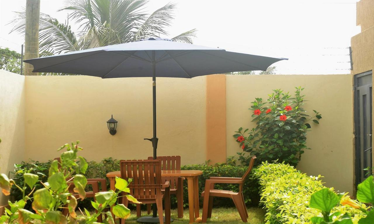 Villa Beach Avepozo Lomé Exteriör bild